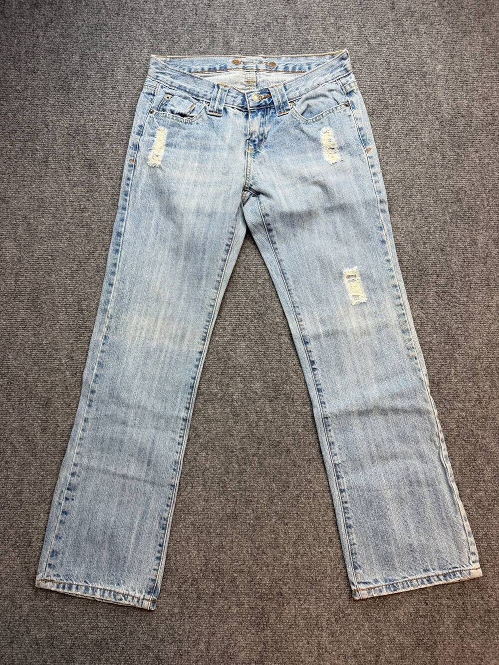 Rue21 Juniors Size 3 Light Wash Distressed Cropped Straight Leg Jeans